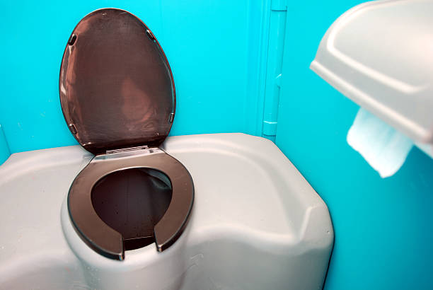 Portable Toilet Options We Offer in Candlewick Lake, IL